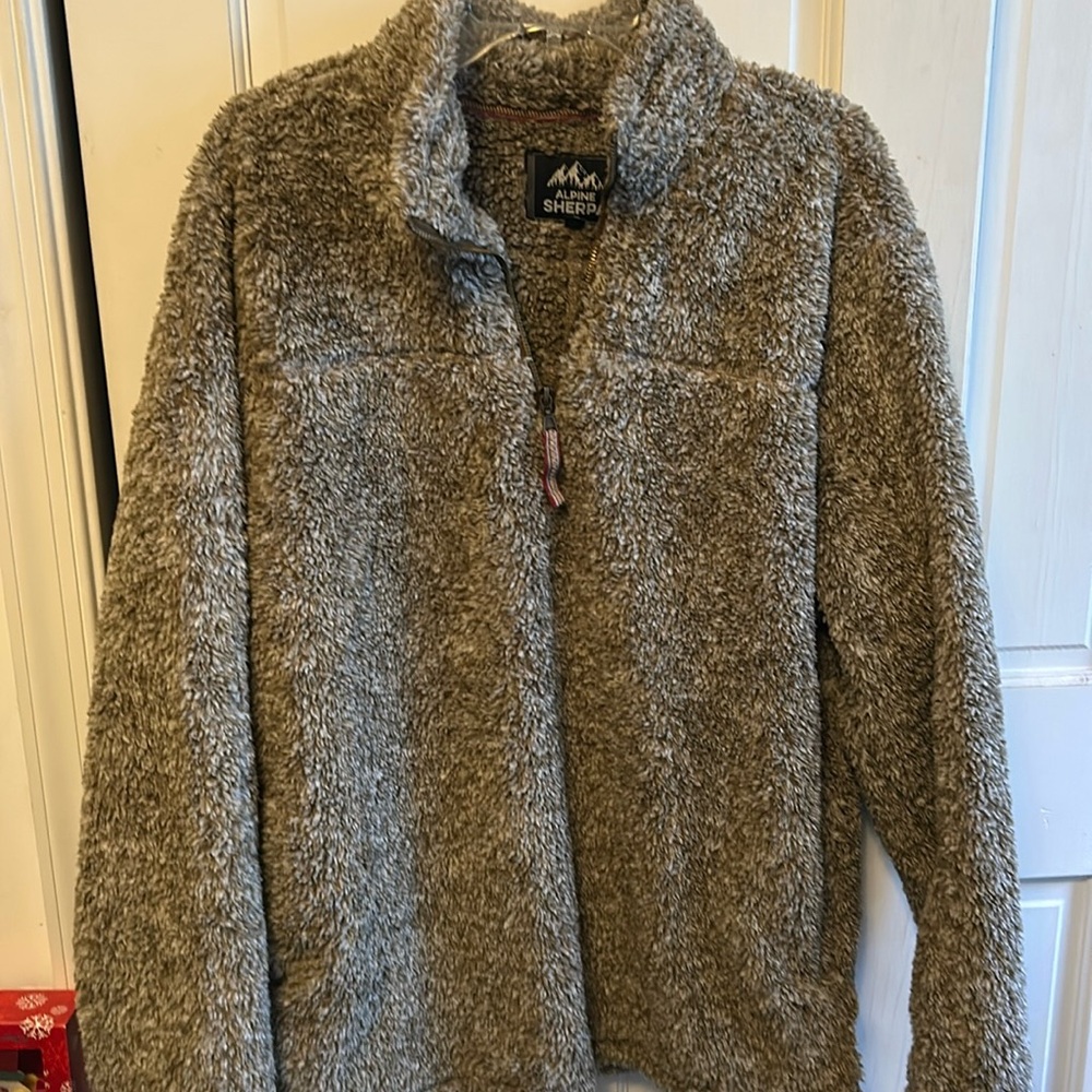 New without tags Alpine Serpa 1/4 zip pull over size large sweater very